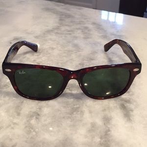 Ray ban sunglasses with case